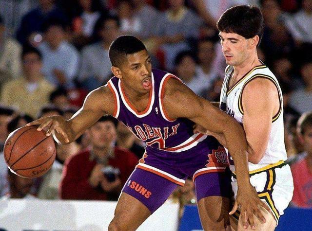 侧翼与中场 侧翼与中场